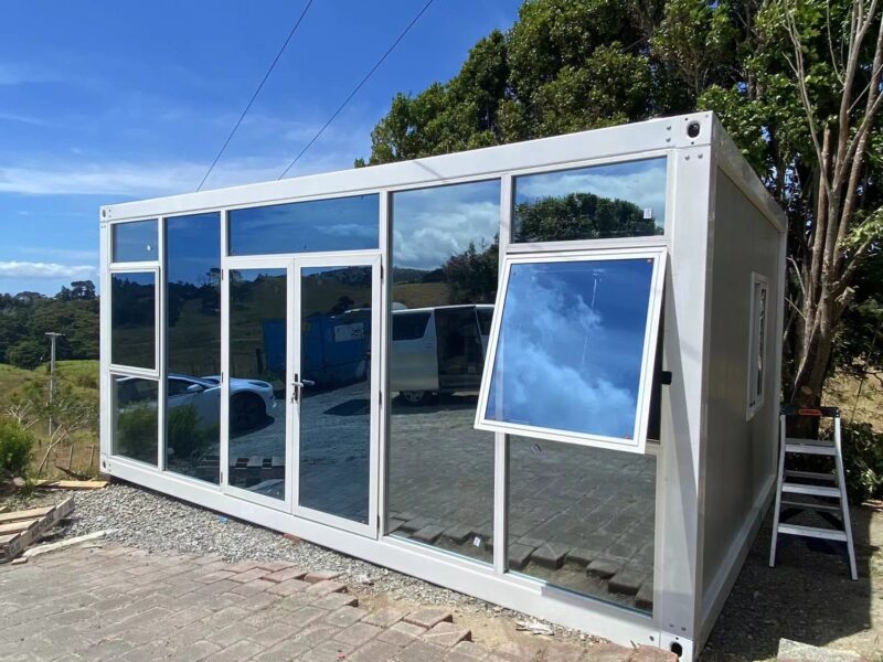 LARGE CABIN 6 x 4 m Glass Wall III