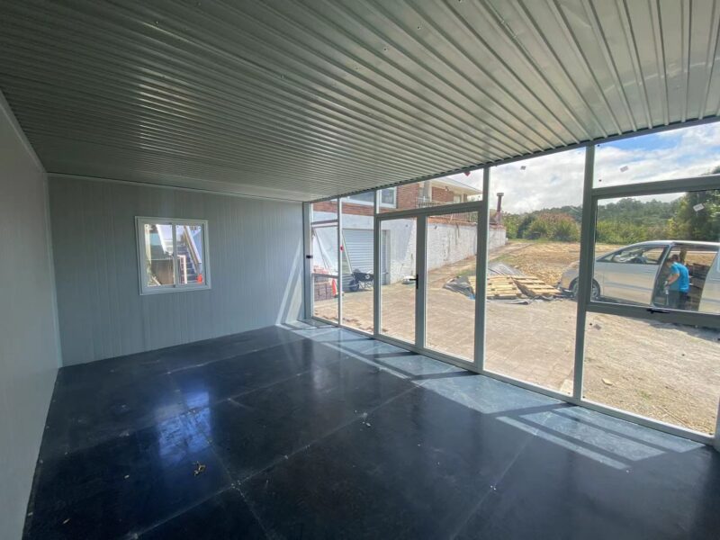 LARGE CABIN 6 x 4 m Glass Wall III