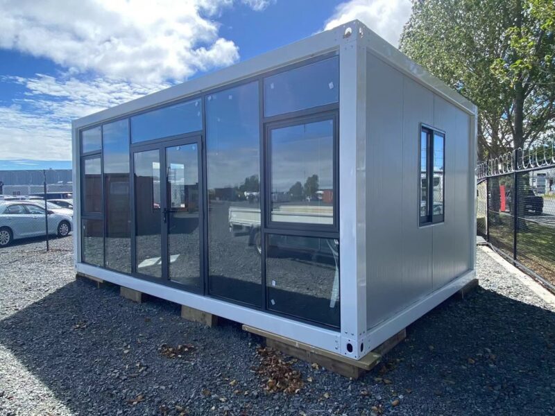 LARGE CABIN 6 x 4 m Glass Wall