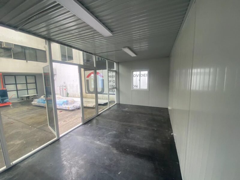 MEDIUM CABIN 6 x 3 m Glass Wall