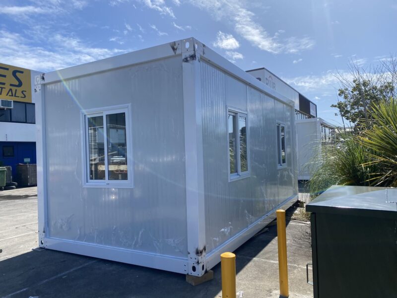 MEDIUM CABIN 6 x 3 m CLASSIC IX