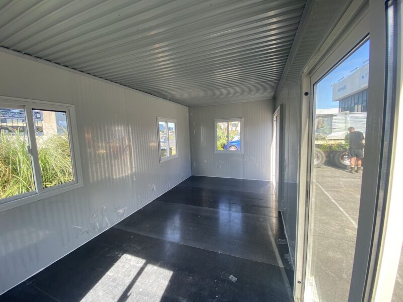 MEDIUM CABIN 6 x 3 m CLASSIC IX