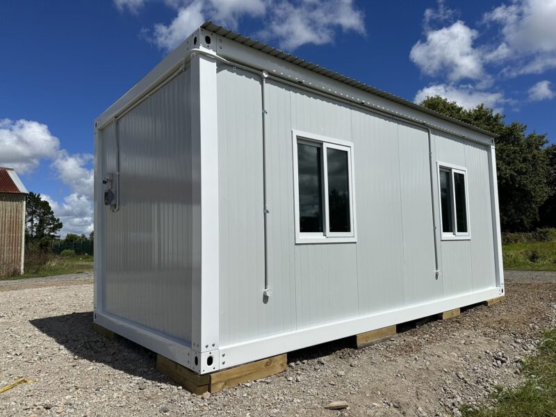 MEDIUM CABIN 6 x 3 m CLASSIC II