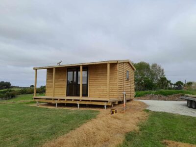 Medium Cabin - 6.0m x 3.0m