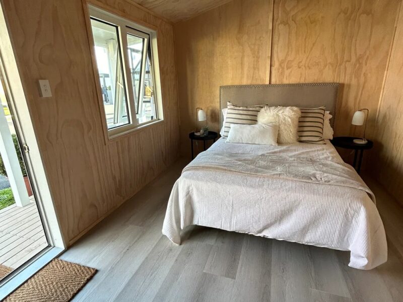 Medium Cabin - 4.2m x 3.6m