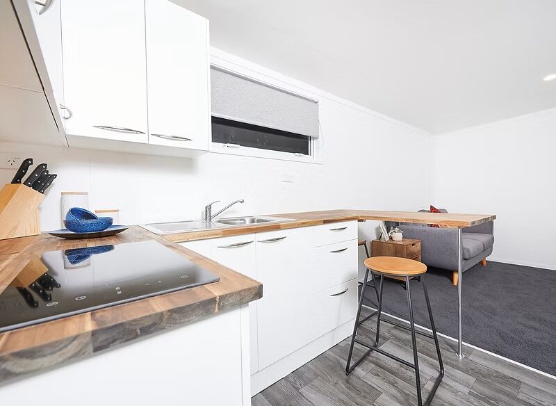 8.4 x 3 - One Bedroom