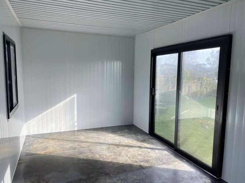 MEDIUM CABIN 6 x 3 m CLASSIC